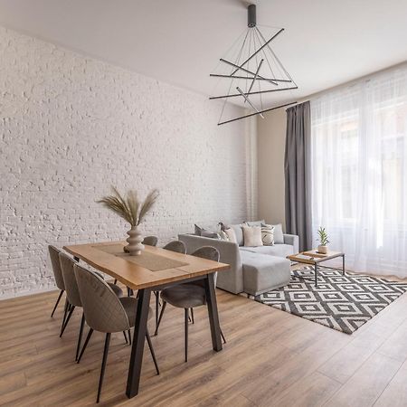 Exclusive Stylish Suite By Prestige Homes Next To The Oktogon Budapest Exterior photo
